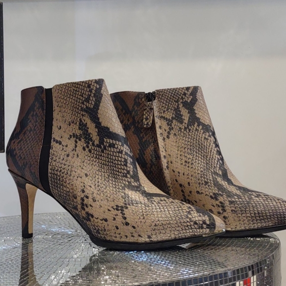 Arietta Cole Haan Grand 360 Snakeskin Ambition Heel Ankle Boots 8 NEW Women Fall - Picture 7 of 8
